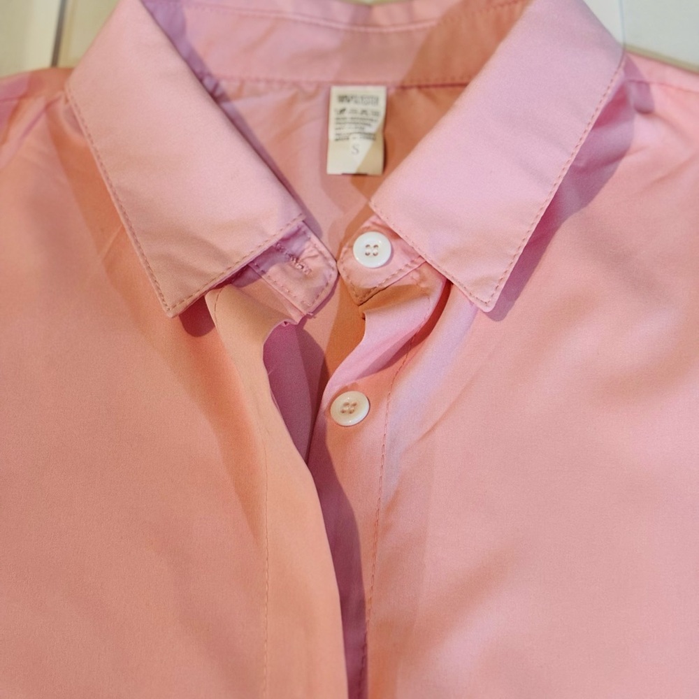 Elegant Pink Blouse with Classic Collar - Picture 2 of 8